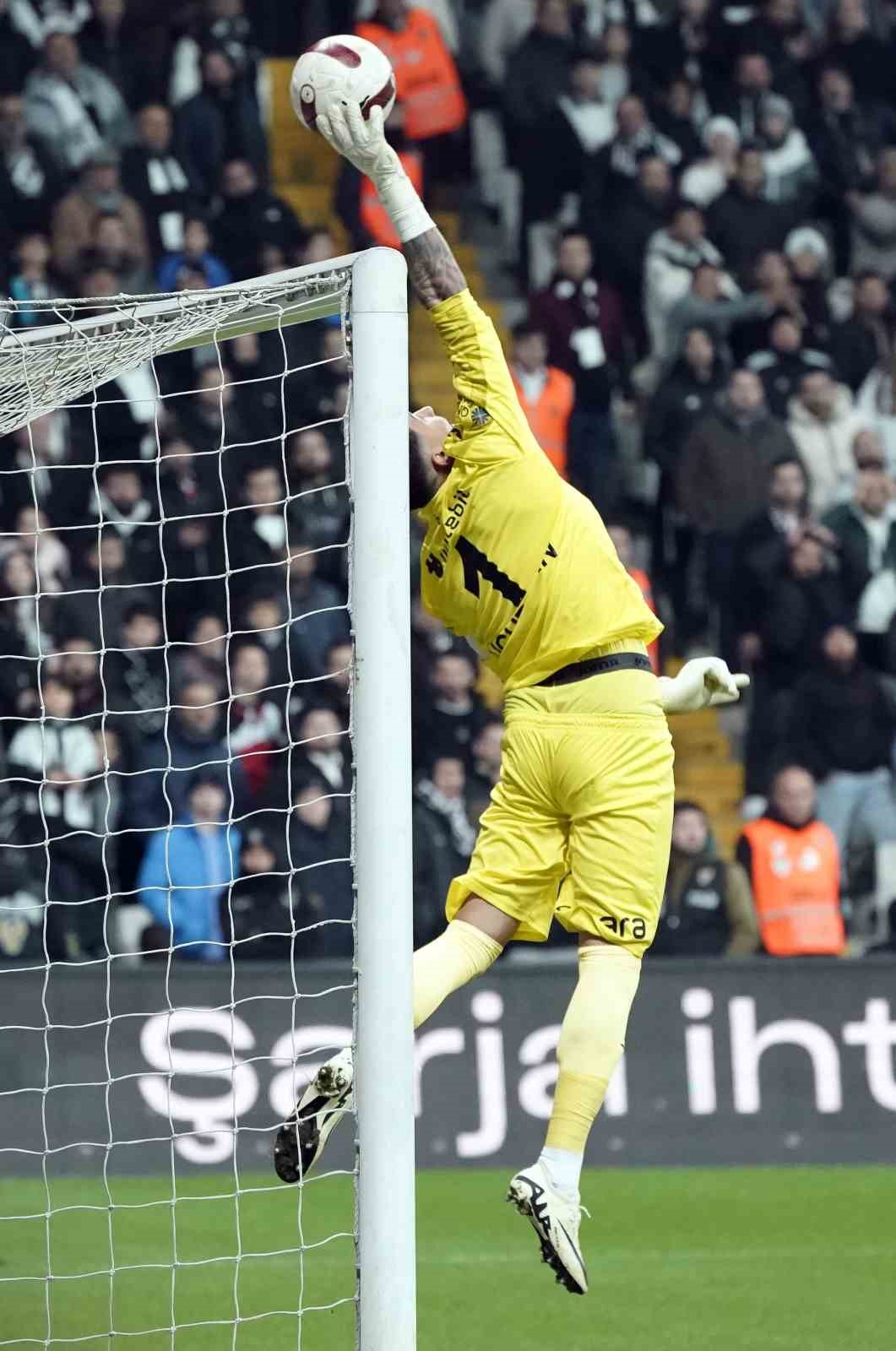 Trendyol S&uuml;per Lig: Beşiktaş: 2 - Trabzonspor: 0 (Ma&ccedil; sonucu)
