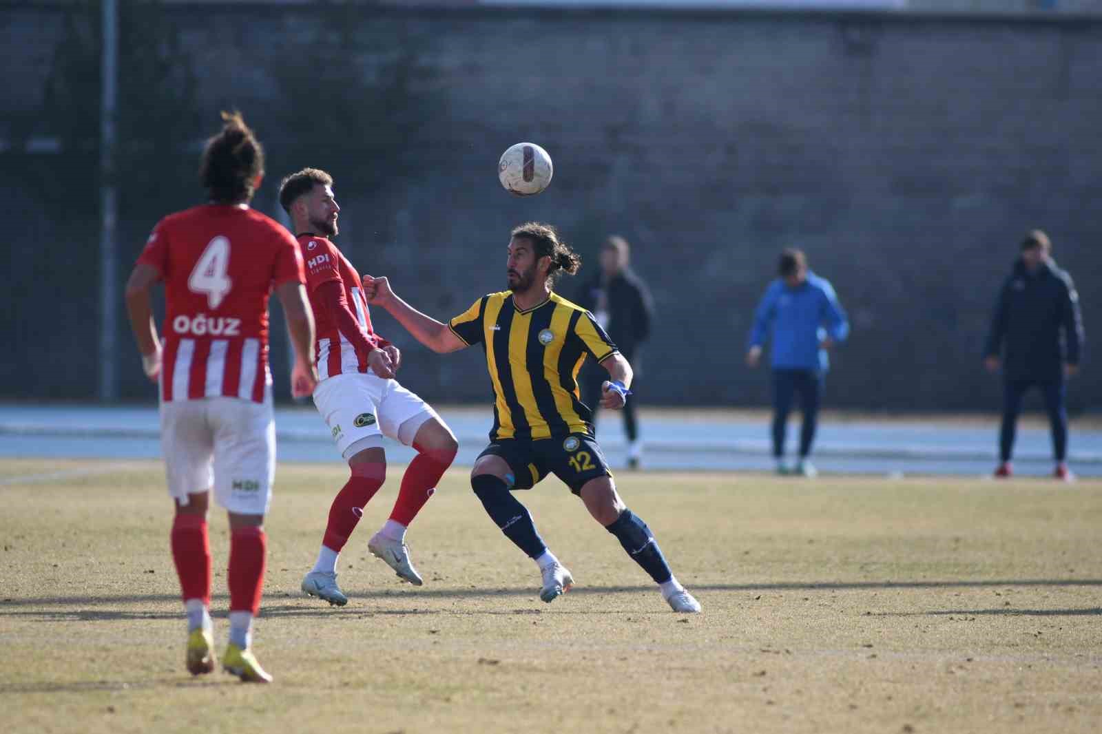 TFF 3. Lig 1. Grup: Talasg&uuml;c&uuml; Belediyespor: 0- Ayvalıkg&uuml;c&uuml; Belediyespor: 3
