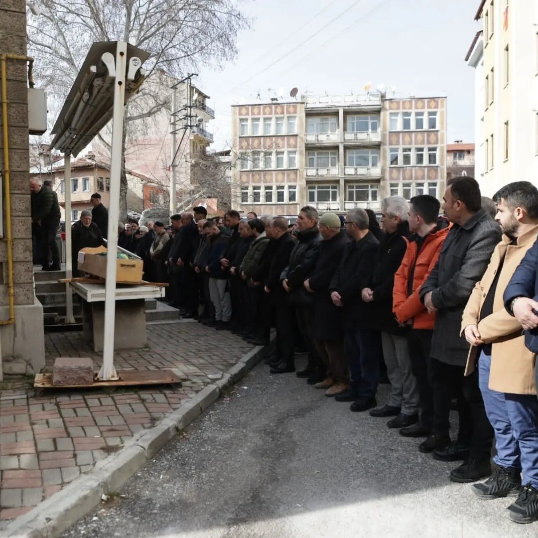İstiklal Mahallesi Muhtarı son yolculuğuna uğurlandı