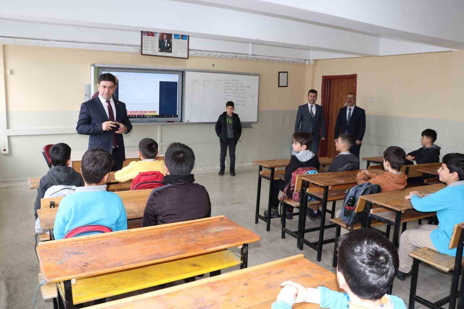Hakkari’de 66 bin 436 öğrenci ders başı yaptı