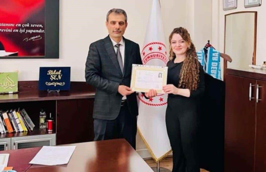 Emet’te başarılı öğretmenler ödüllendirildi