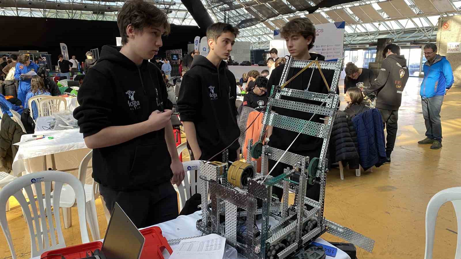 Geleceğin mühendisleri robot tasarladı