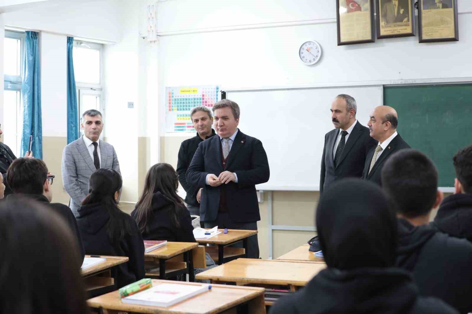 Ders zili yeniden &ccedil;aldı
