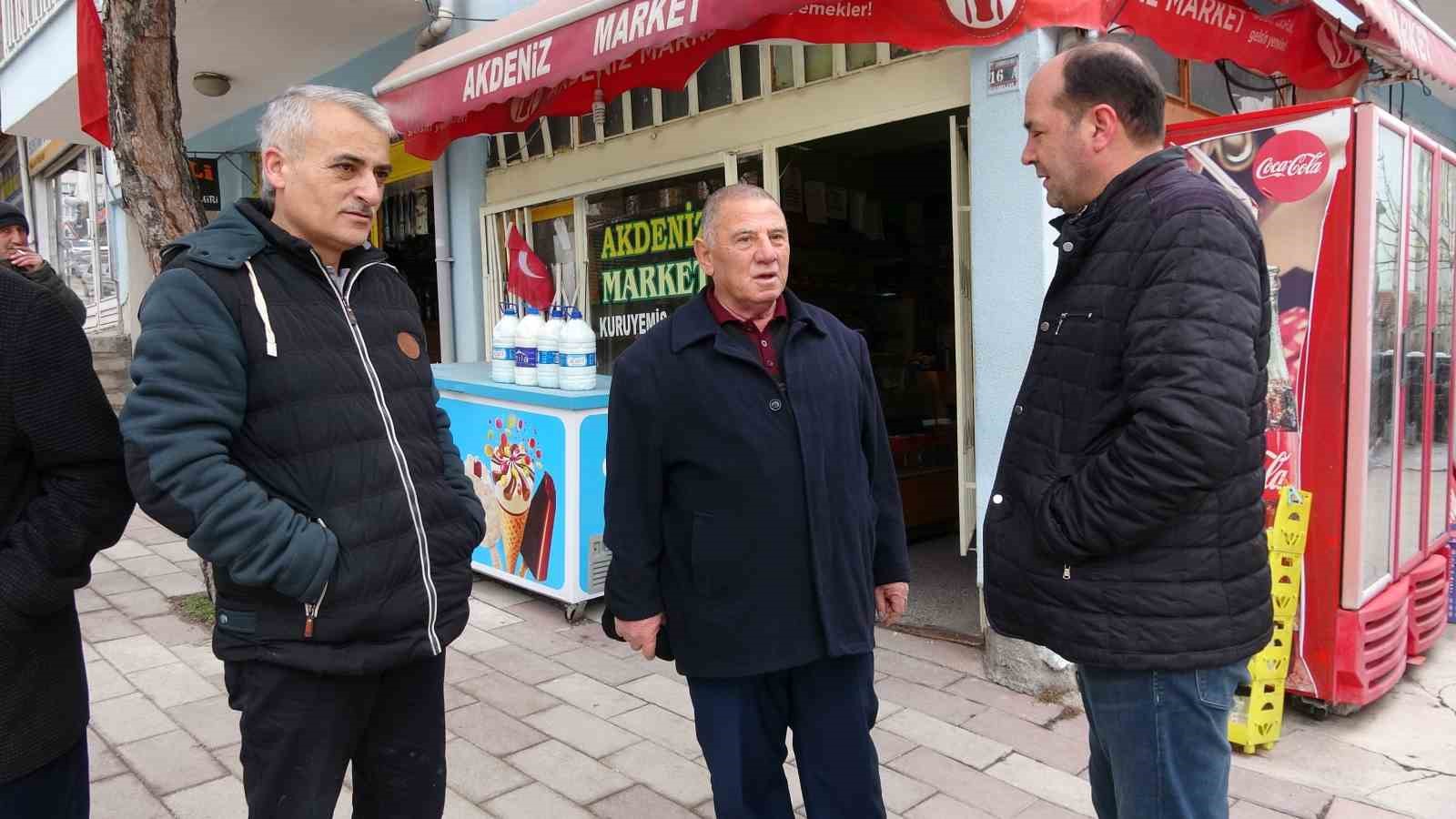 Aralıksız 30 yıldır özveriyle muhtarlık görevini yürütüyor