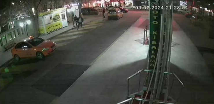 Bek&ccedil;inin Kırşehir&rsquo;de, yaralandığı ve silahların &ccedil;ekildiği anın g&uuml;venlik kamera kayıtları &ccedil;ıktı 