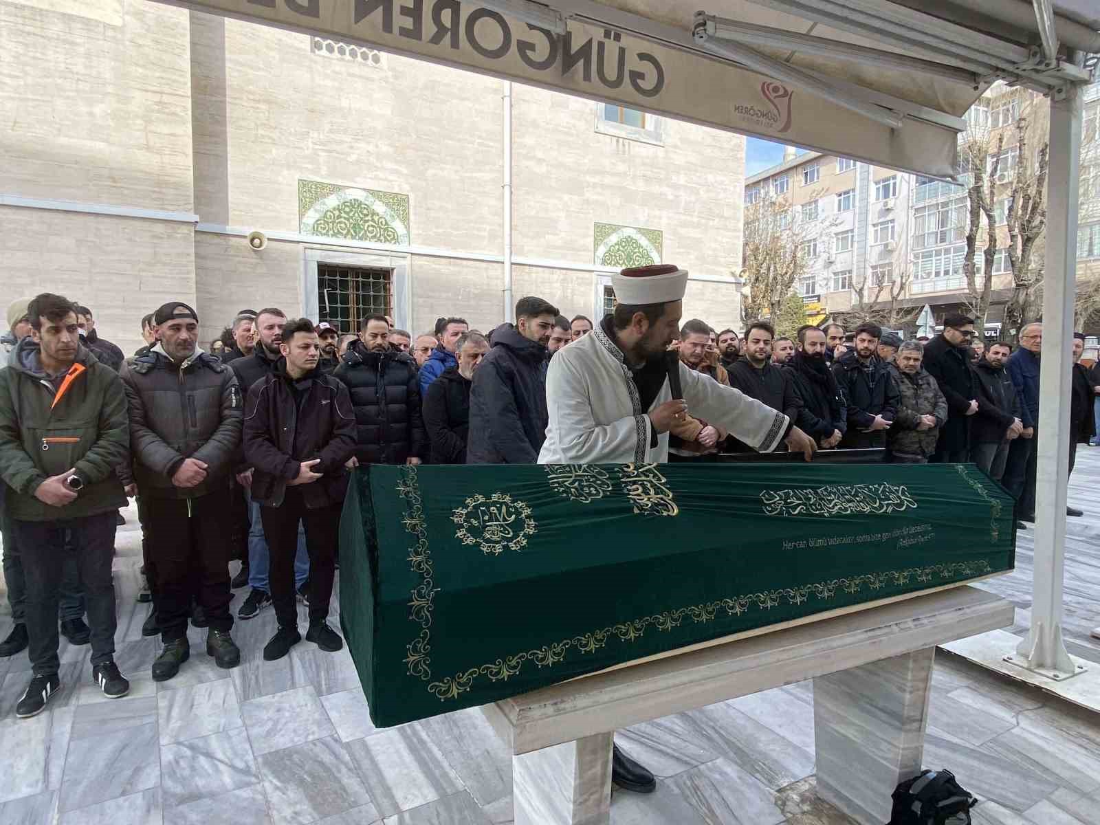 Güngören’de öldürülen müzisyen son yolculuğuna uğurlandı