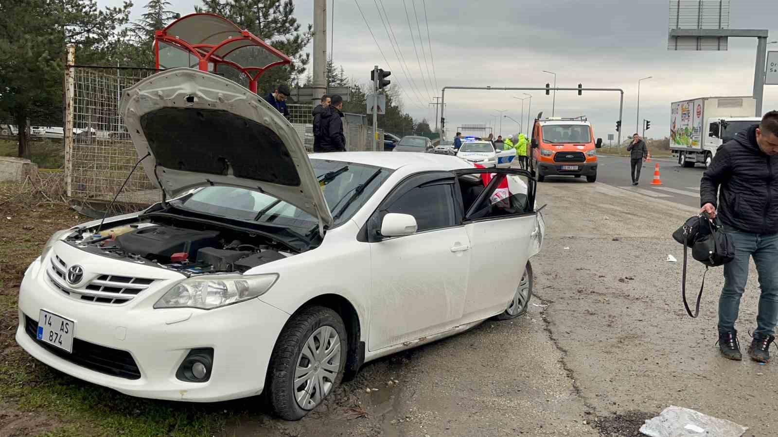 Erpiliç kamyonu kırmızı ışıkta dehşet saçtı: 1’i ağır, 3 yaralı
