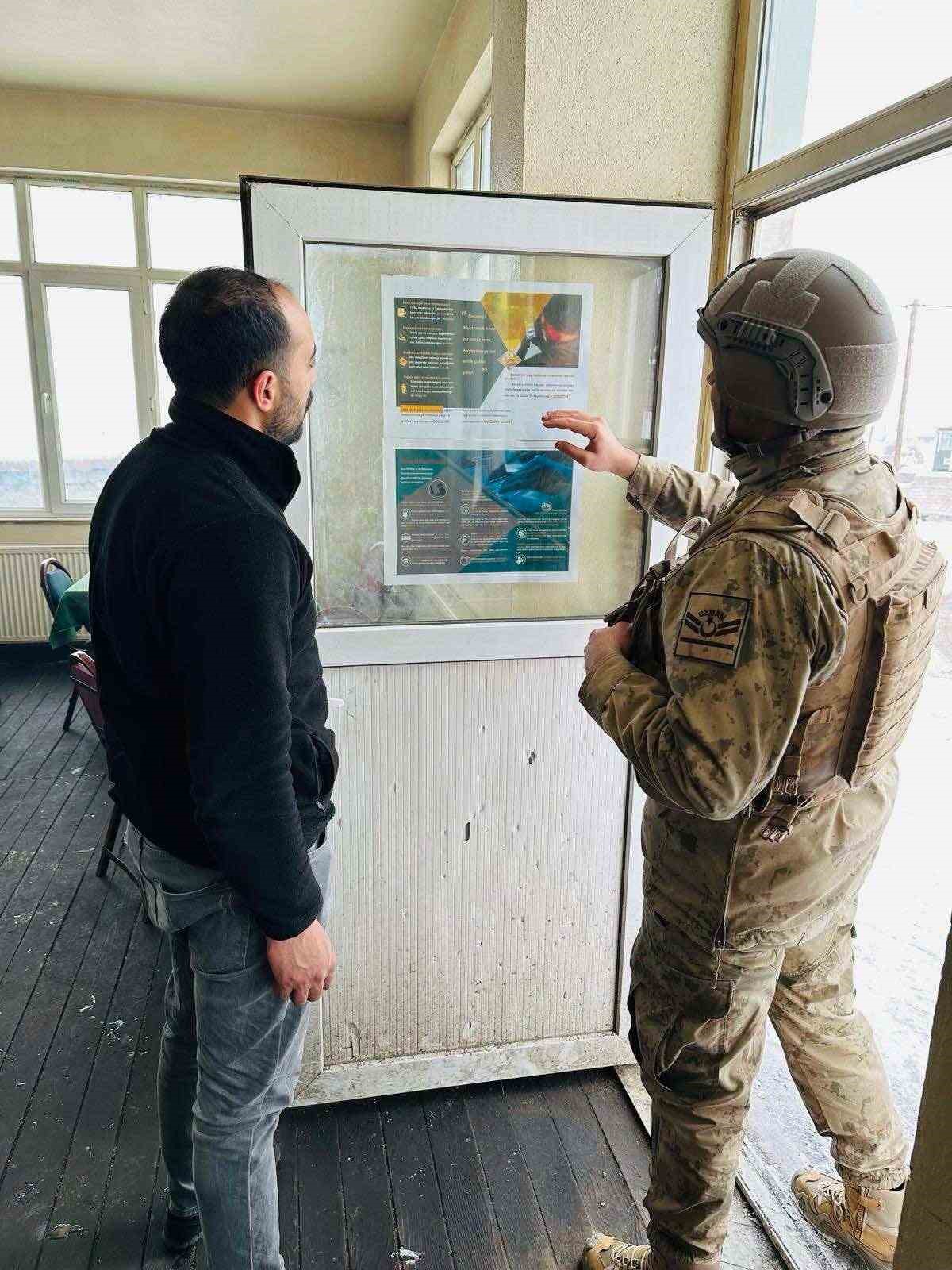 Ağrı’da dolandırıcılık suçlarına karşı jandarma bilgilendirme yaptı