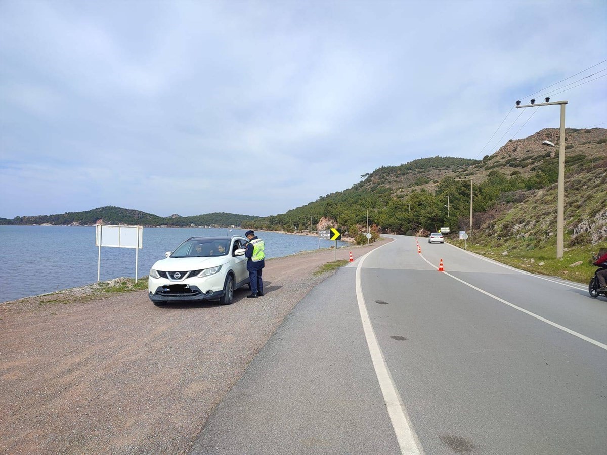 Balıkesir&rsquo;de jandarmadan trafik denetimi
