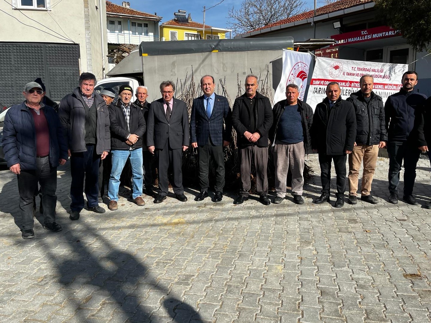 Altıparmak kiraz projesi fidan dağıtımı yapıldı

