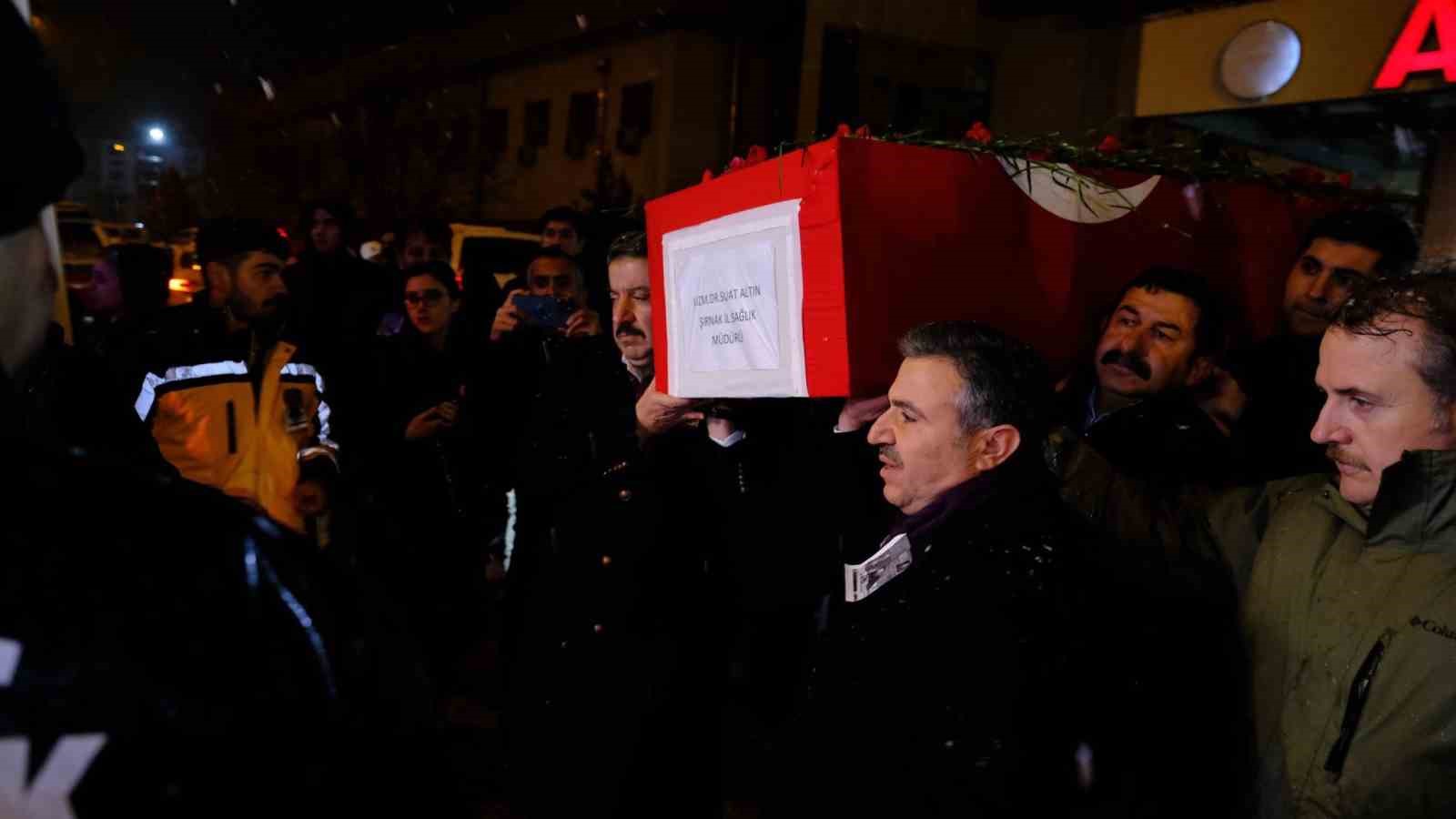 Hayatını kaybeden Şırnak İl Sağlık M&uuml;d&uuml;r&uuml; Altın&rsquo;ın cenazesi memleketine uğurlandı
