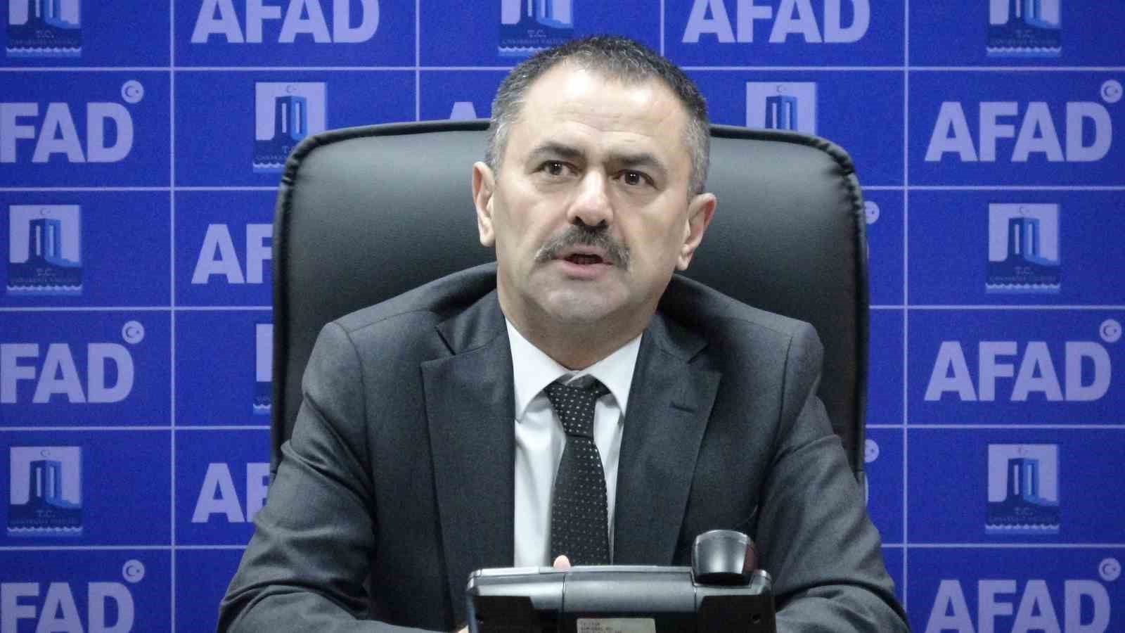 &Ccedil;anakkale&rsquo;de 6 Şubat Kahramanmaraş depreminin 1&rsquo;inci yıl d&ouml;n&uuml;m&uuml;nde hayatını kaybedenler anıldı
