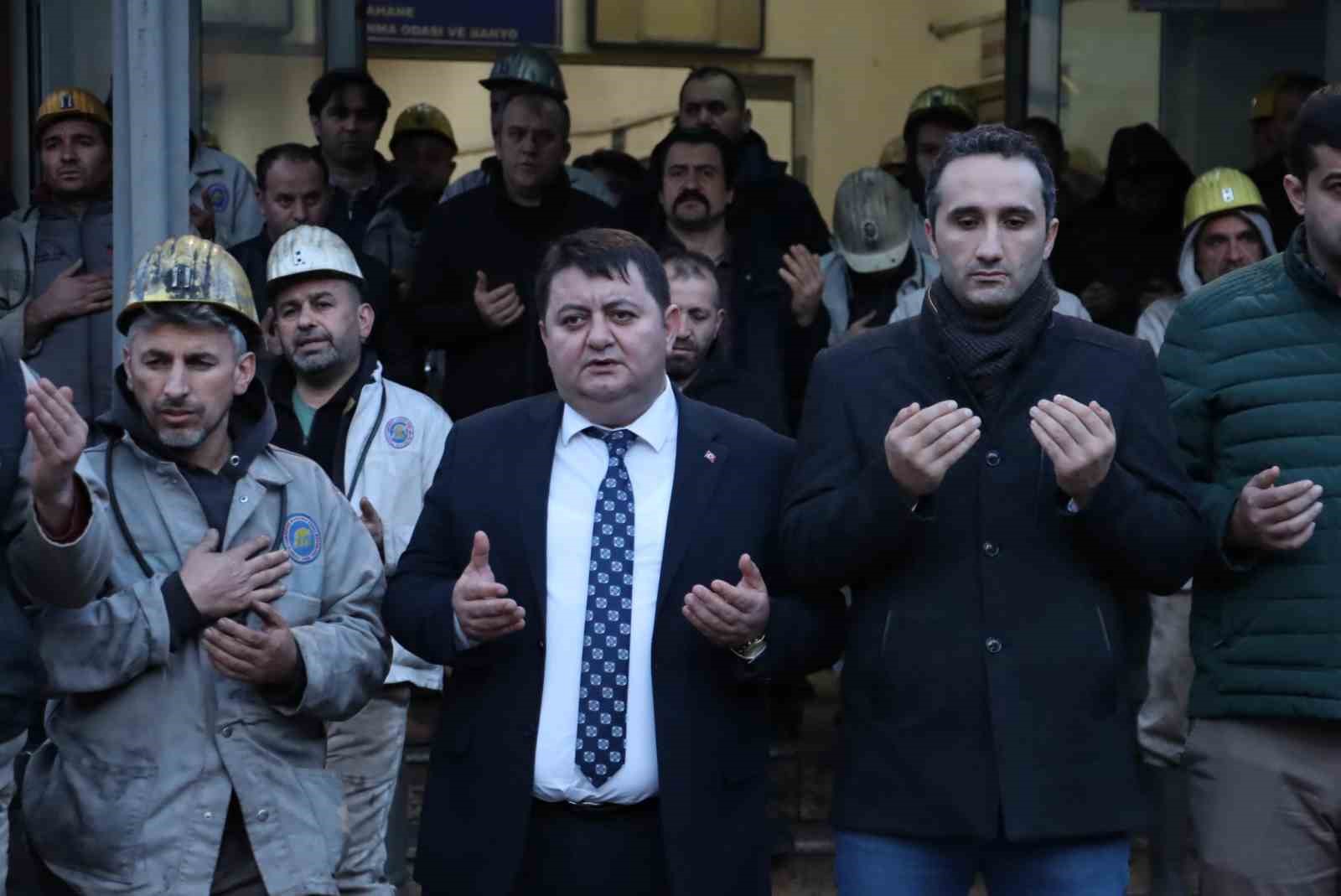 Maden iş&ccedil;ileri deprem felaketinde hayatını kaybedenleri dualarla andı
