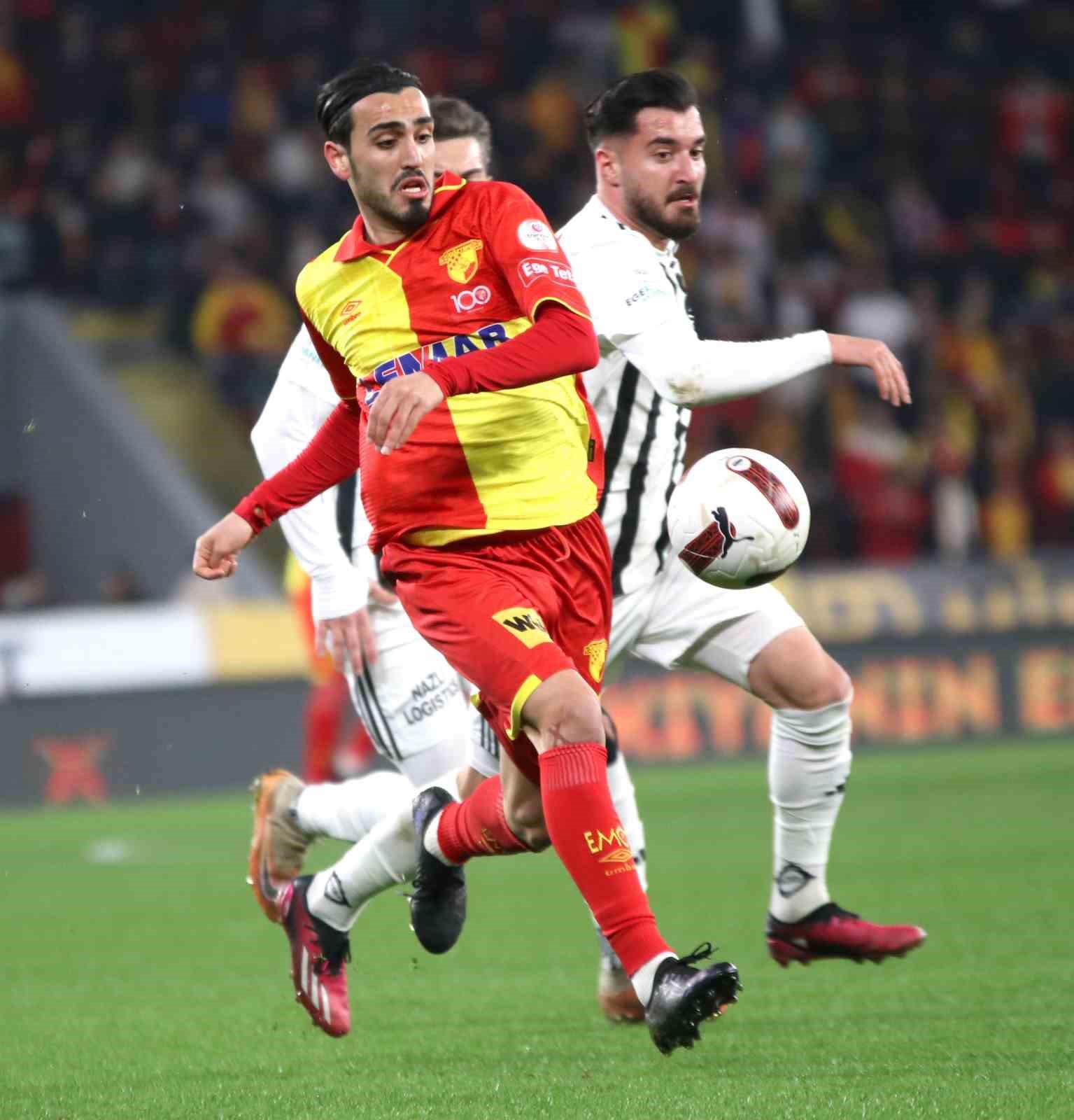 G&ouml;ztepe&rsquo;de Yal&ccedil;ın Kayan, parlamaya devam ediyor
