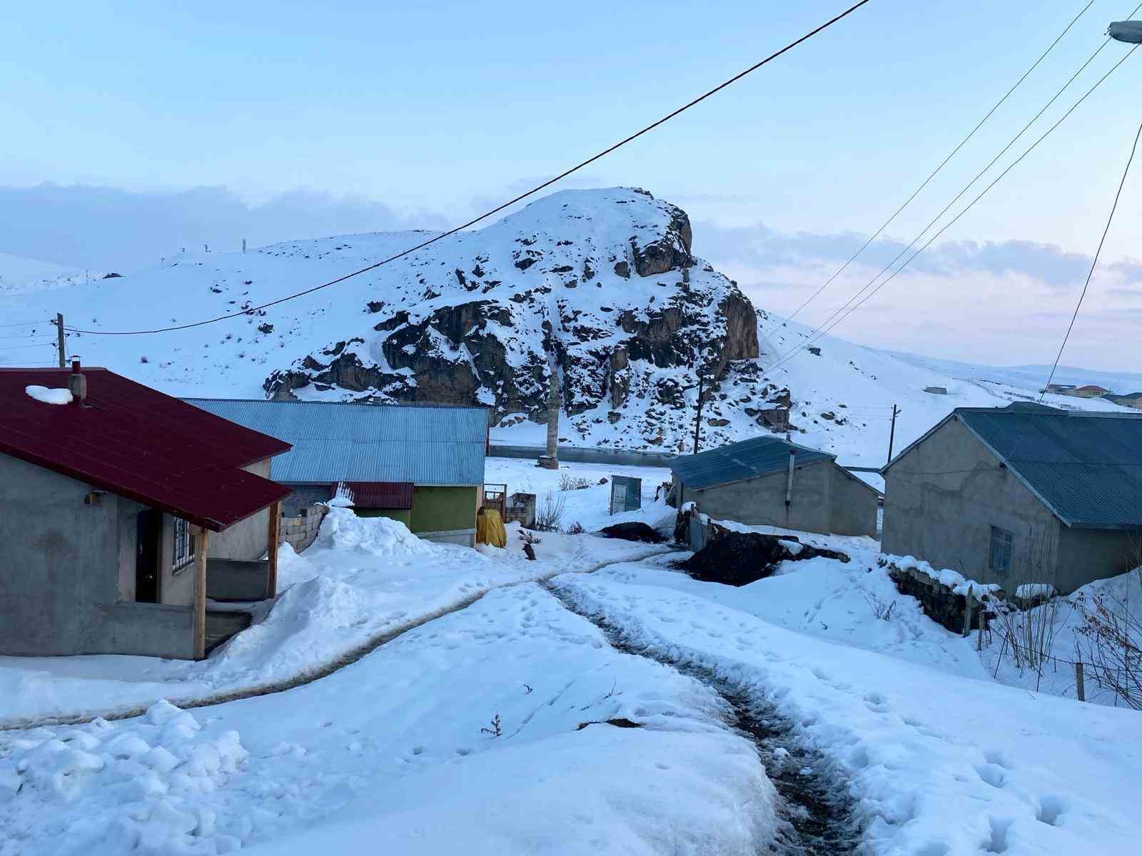 Ağrı&rsquo;da dondurucu soğuklar
