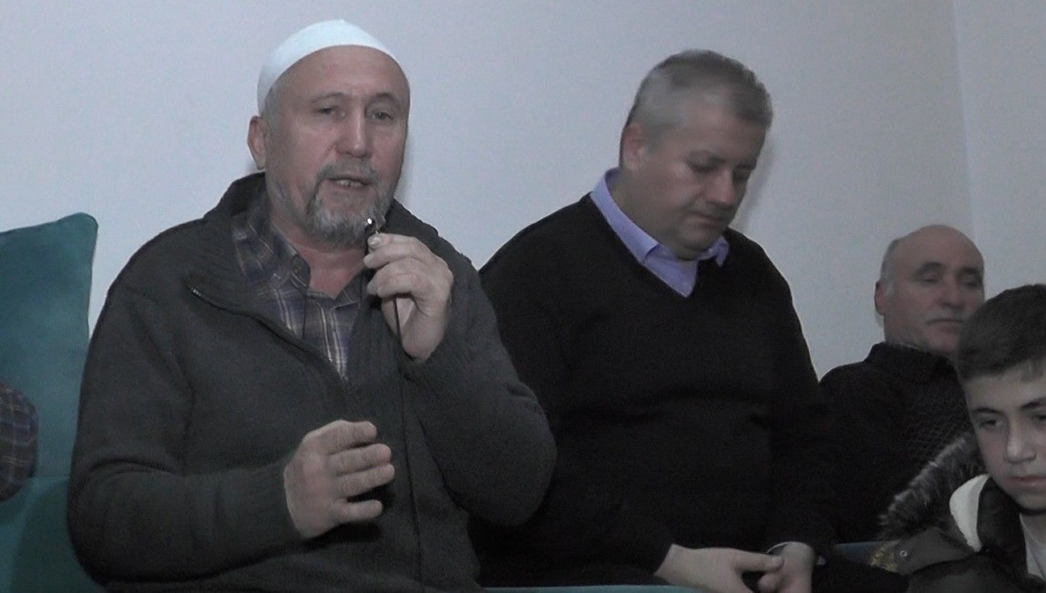 Enkazdan kurtulup Zonguldak’a yerleşen aile, depremde ölenleri andı