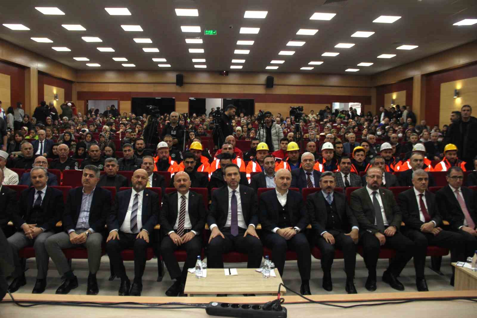 Bakan Bayraktar: &ldquo;Adıyaman, T&uuml;rkiye Petrollerinin n&uuml;vesini oluşturduğu yerdir&rdquo;
