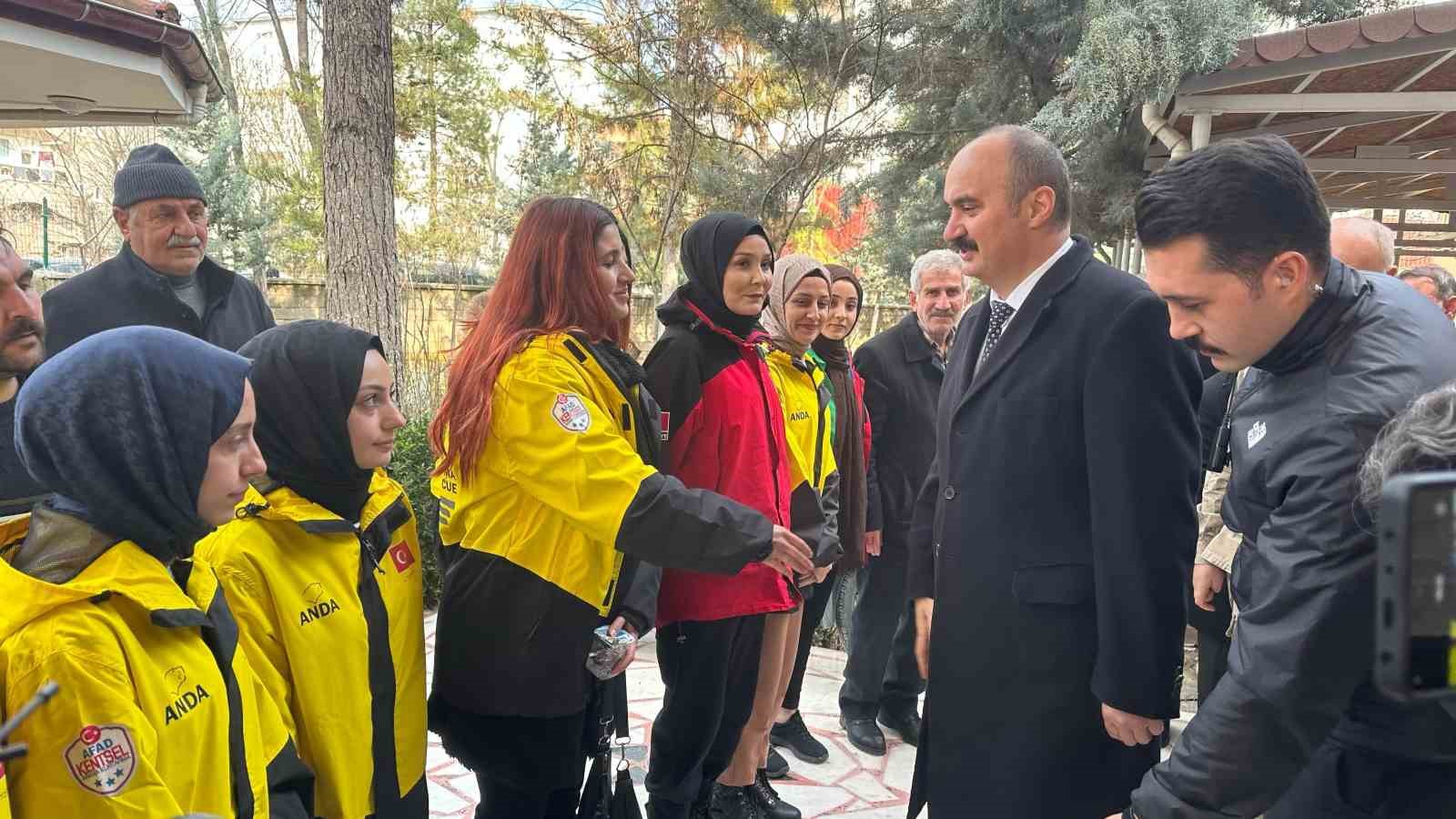 Depremde hayatını kaybedenler Batman&rsquo;da anıldı
