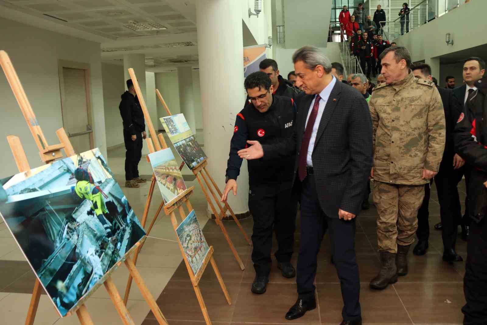 Bitlis’te asrın felaketinde hayatını kaybedenler anıldı