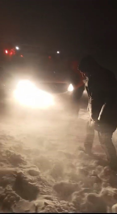 Kars’ta donmak üzere olan 3 kişi kurtarıldı