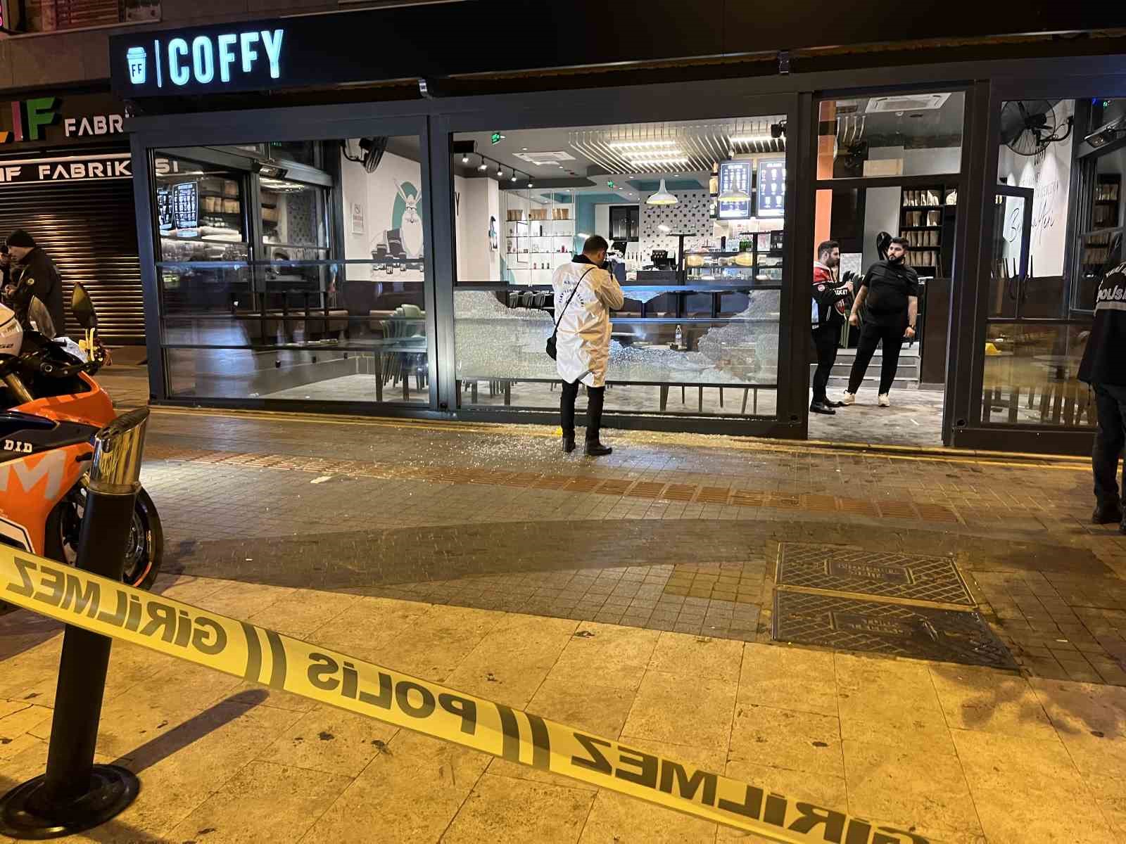 Küçükçekmece’de tartıştığı esnafa kurşun yağdırdı: 2 yaralı