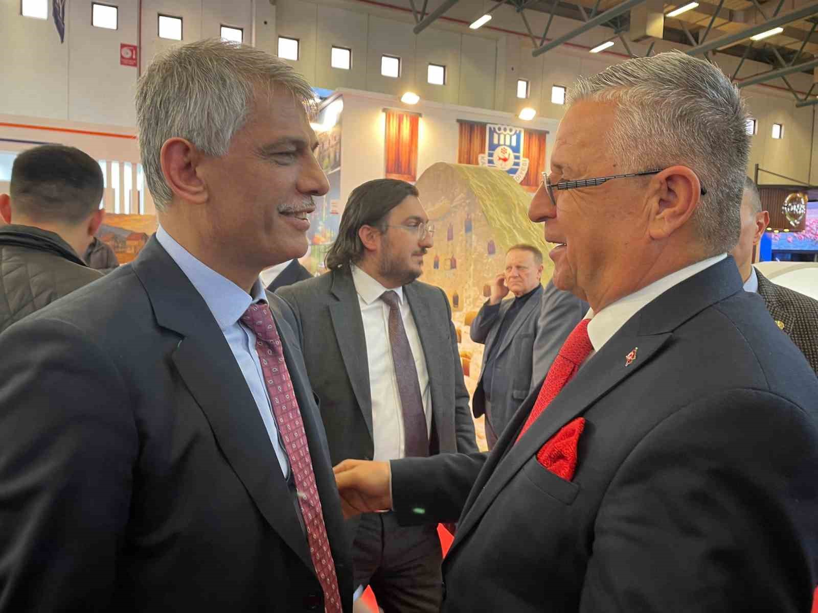 Başkan Topaloğlu EMITT Fuarı&rsquo;nda Kemer&rsquo;i tanıtıyor
