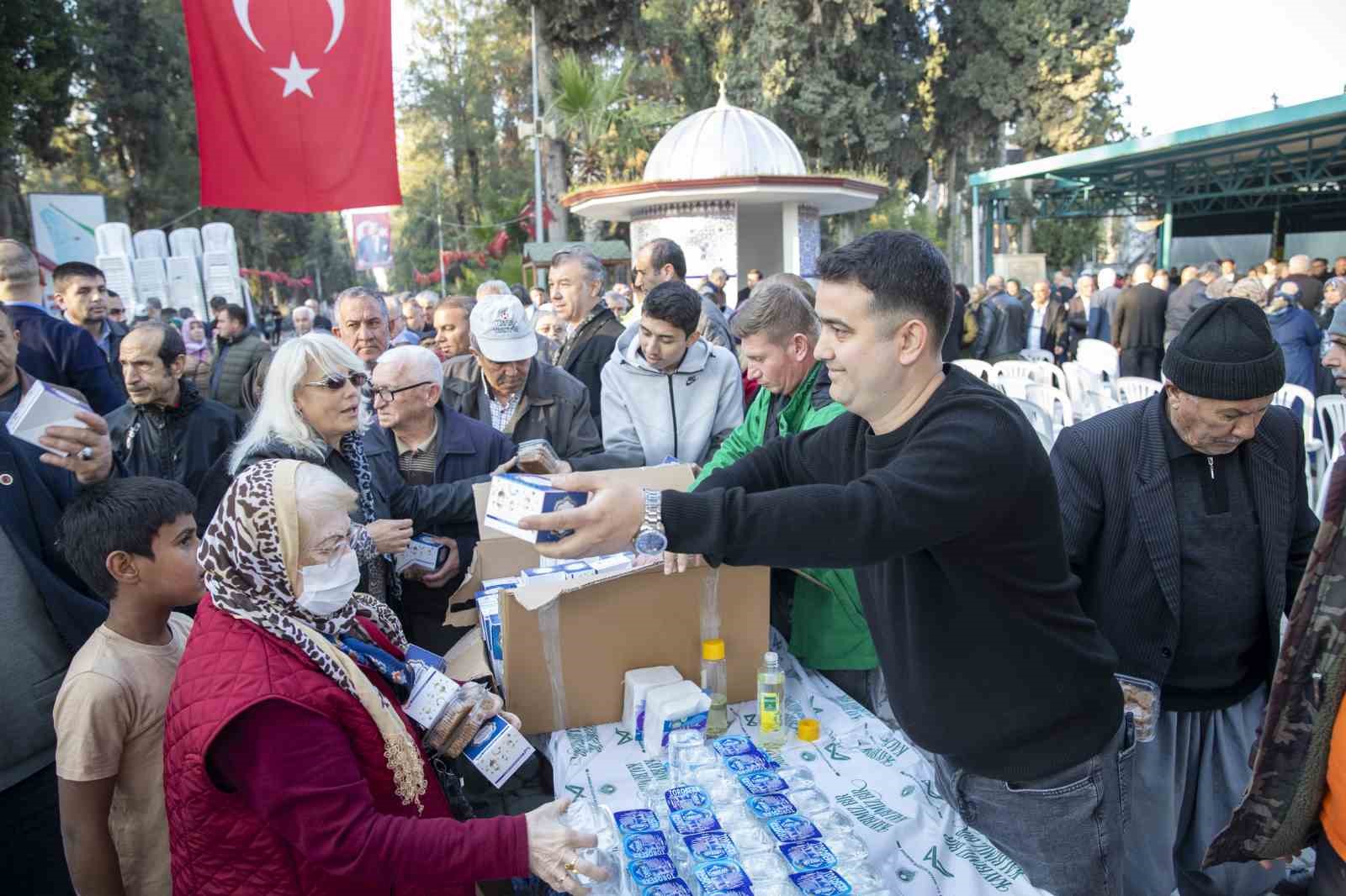 Depremlerde hayatını kaybedenler dualarla anıldı
