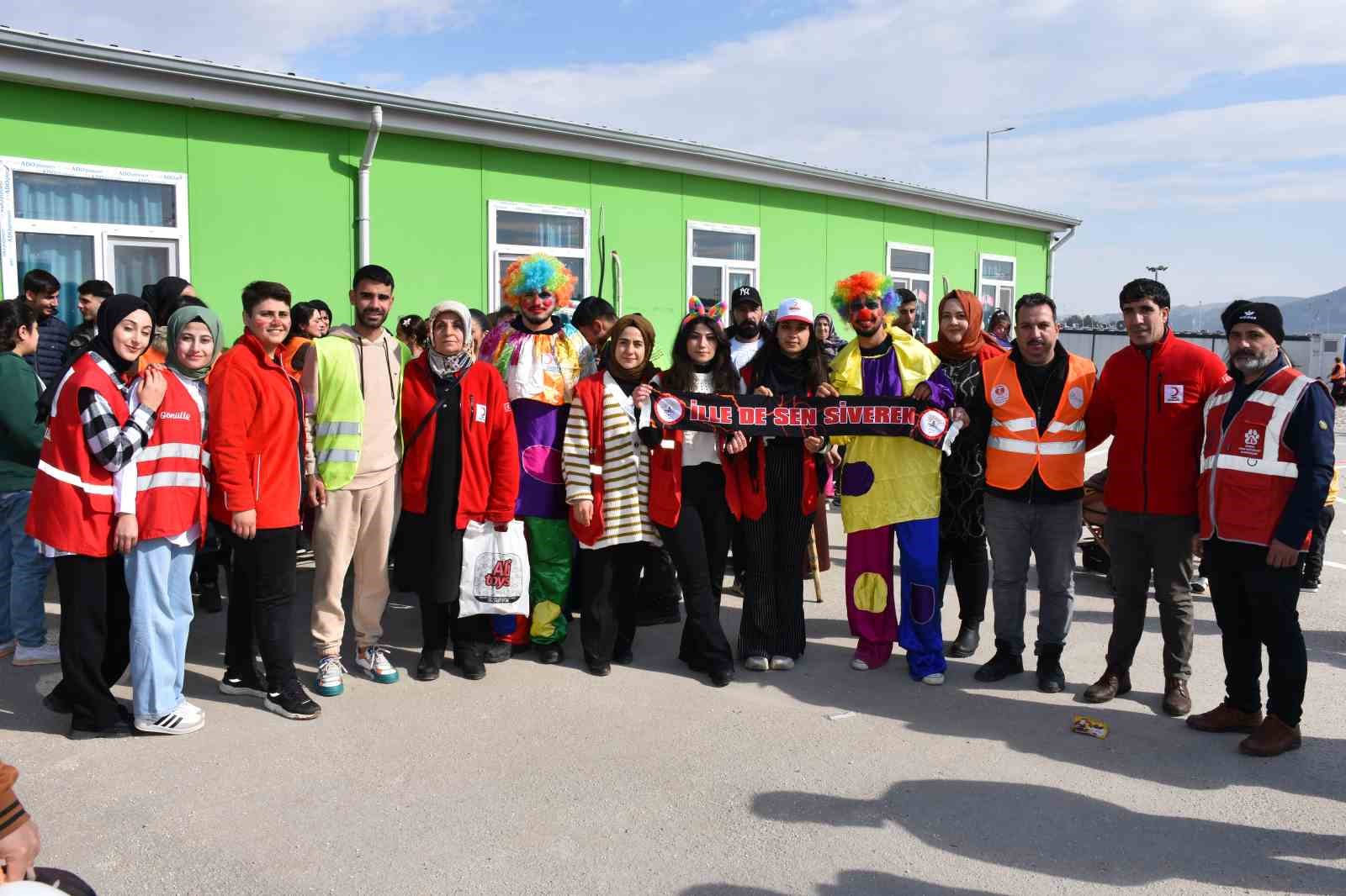 (Özel) Depremin 1. Yıl dönümünde Siverekli STK’lar Adıyamanlı Depremzedeleri unutmadı