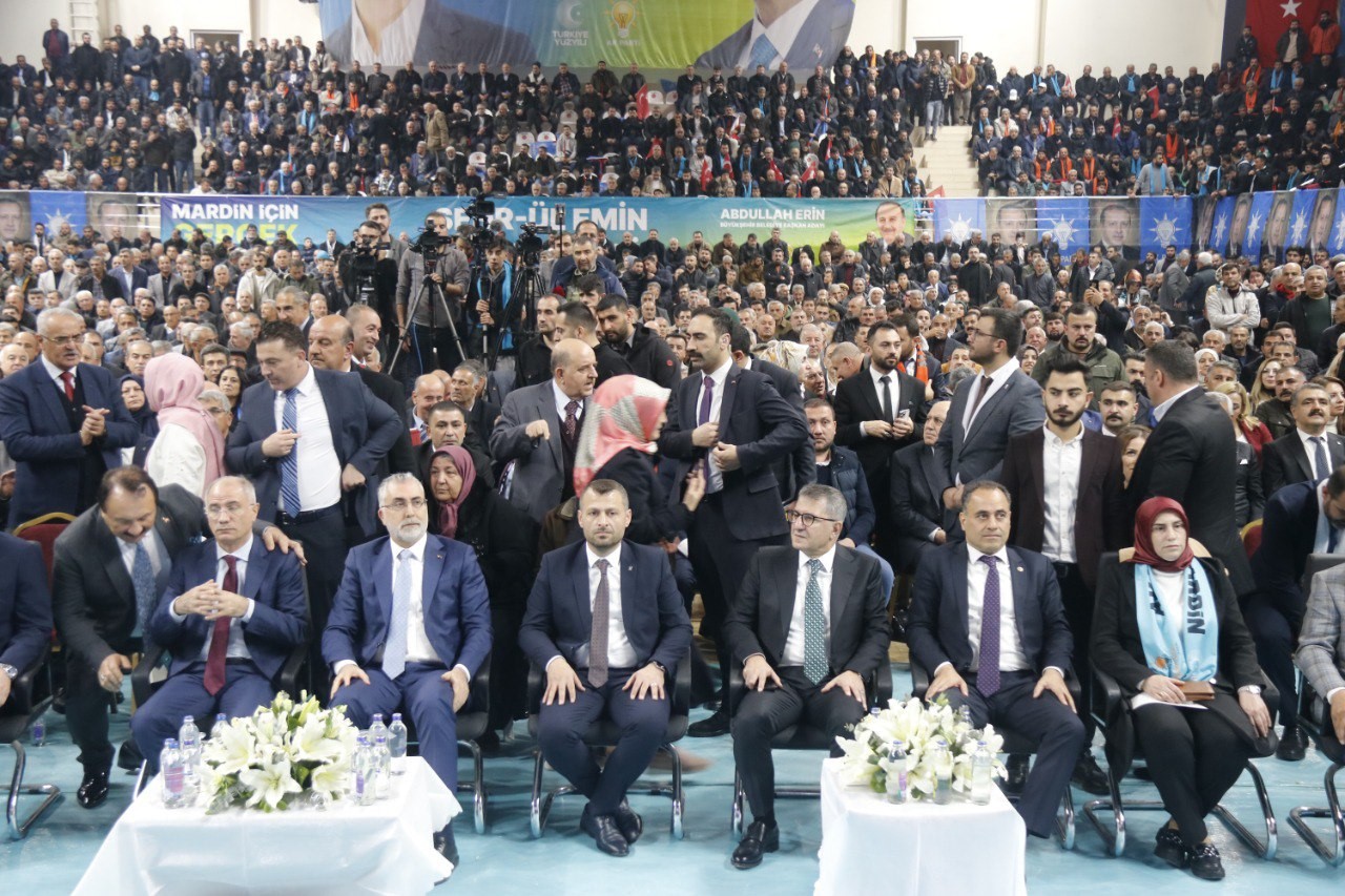 AK Parti, Mardin’de belediye başkan adaylarını tanıttı
