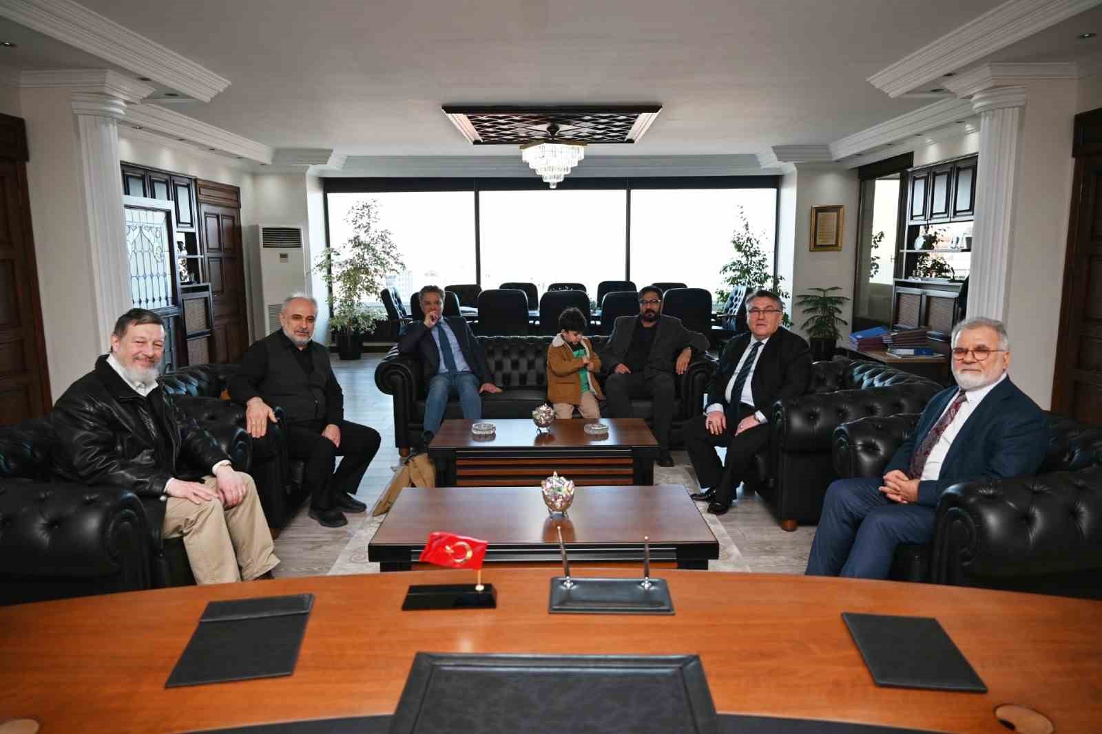 Bilim insanlarından Rektör Özölçer’e ziyaret