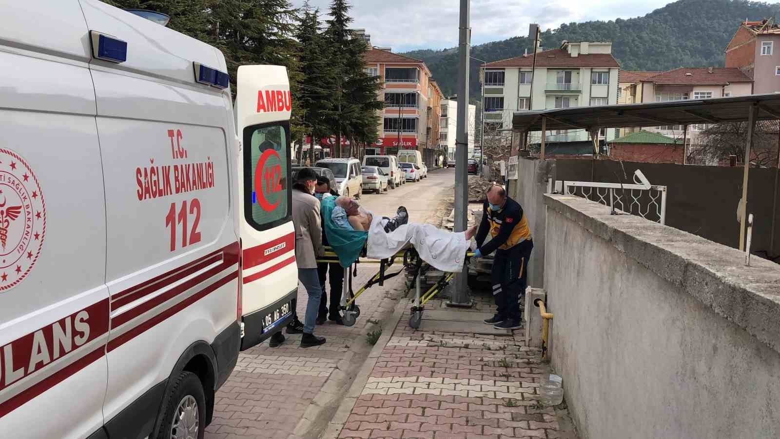 Felçli şehit babasının yakınlarından taburcu tepkisi: “Bulaşıcı enfeksiyon olduğu söyleniyor. Biz evde nasıl tedavi edeceğiz?”