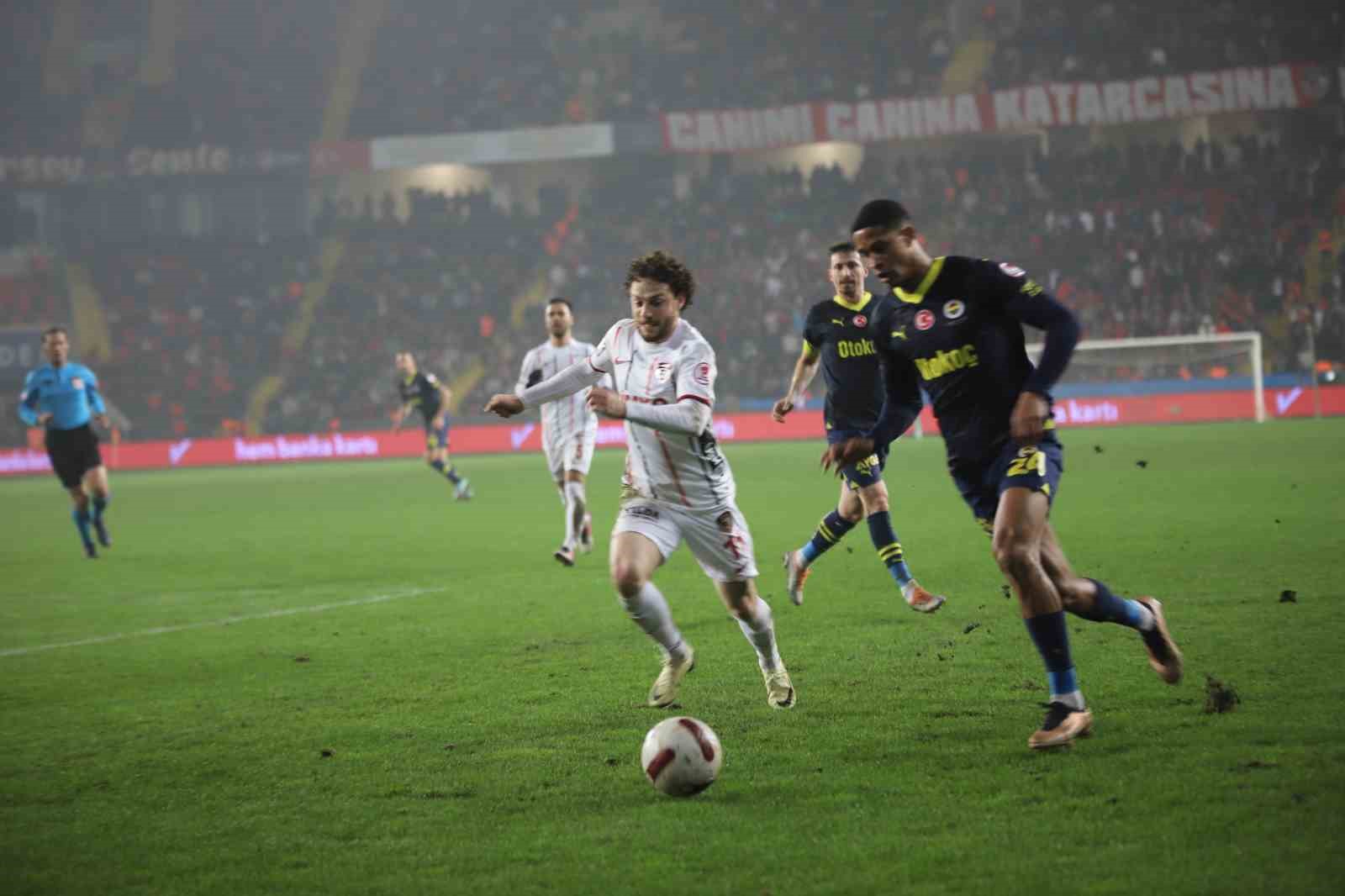 Ziraat T&uuml;rkiye Kupası: Gaziantep FK: 0 - Fenerbah&ccedil;e: 2 (İlk yarı)
