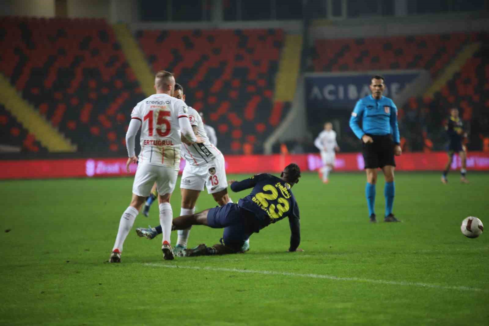 Ziraat T&uuml;rkiye Kupası: Gaziantep FK: 0 - Fenerbah&ccedil;e: 2 (Ma&ccedil; sonucu)

