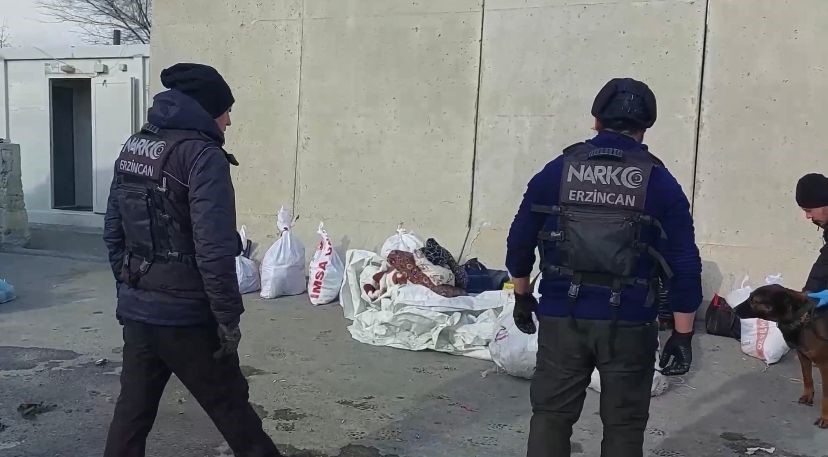 Erzincan&rsquo;da 55 kilo uyuşturucu skunk ele ge&ccedil;irildi
