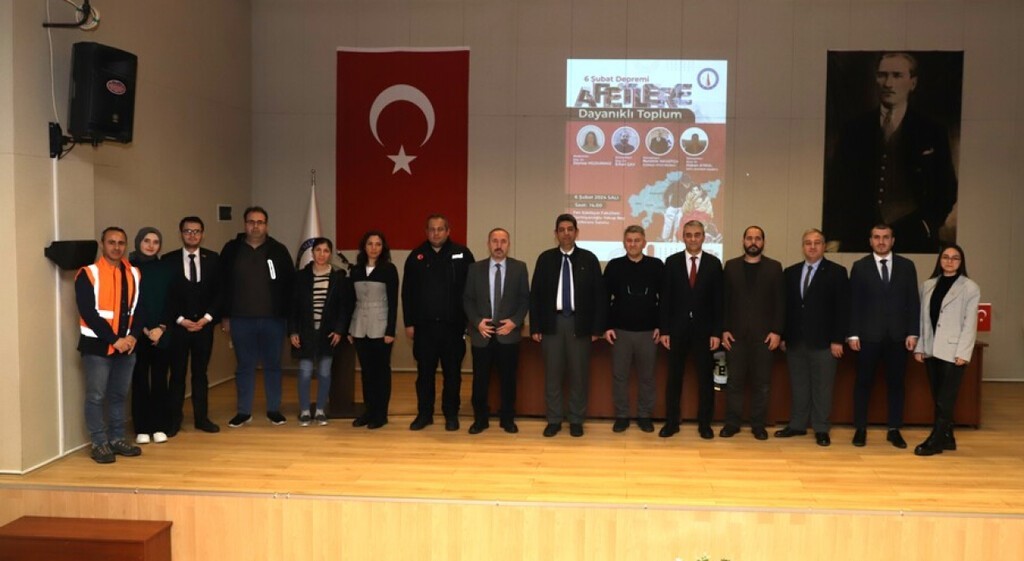 DPÜ’de “Afetlere Dayanıklı Toplum” başlıklı panel düzenlendi
