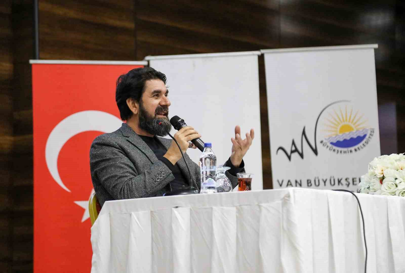 Şair ve yazar Serdar Tuncer Van'da söyleşi düzenledi İhlas Haber Ajansı