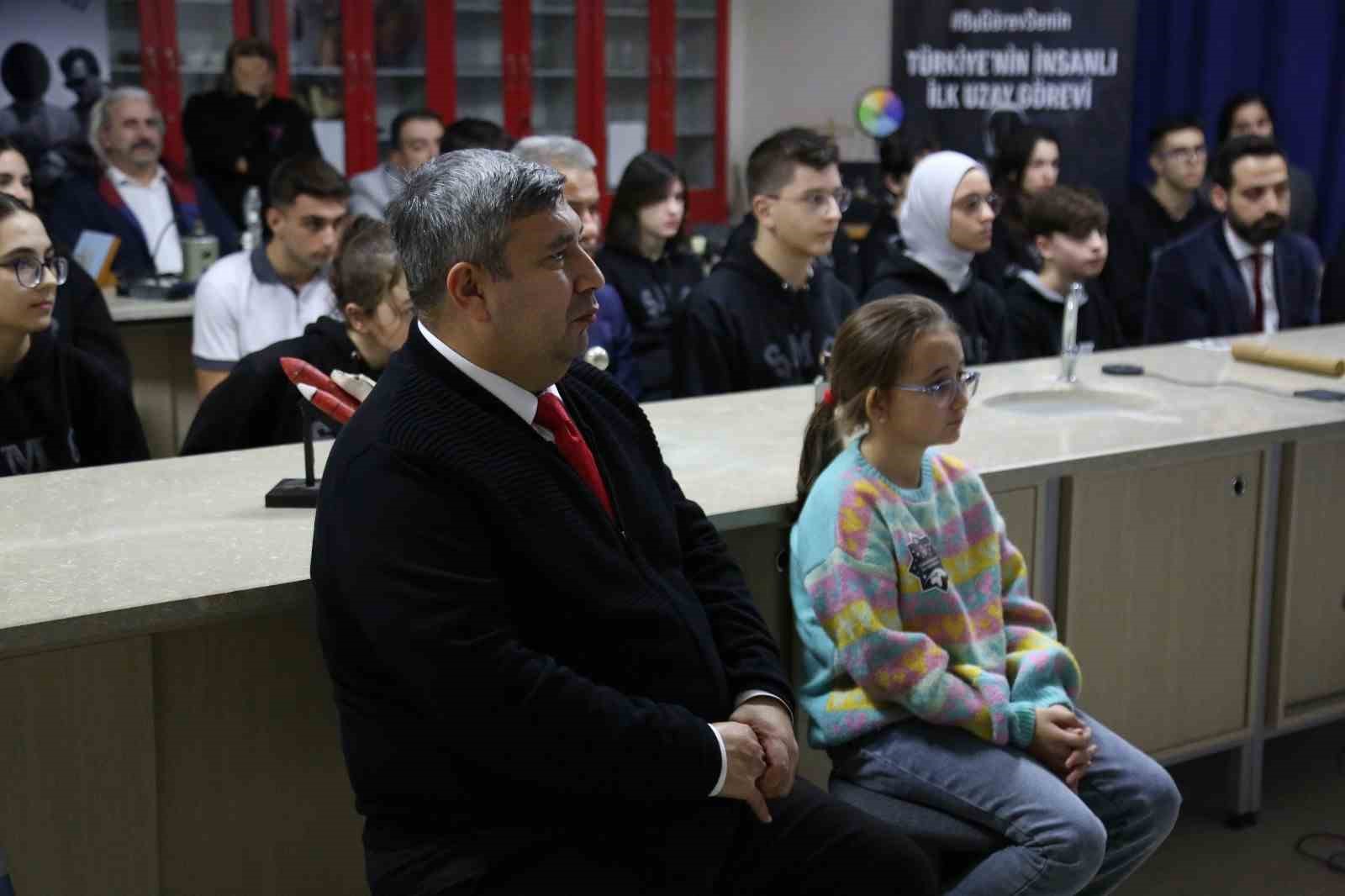 Bandırma F&uuml;ze Kul&uuml;b&uuml; &ouml;ğrencileri Gezeravcı&rsquo;yı bekliyor
