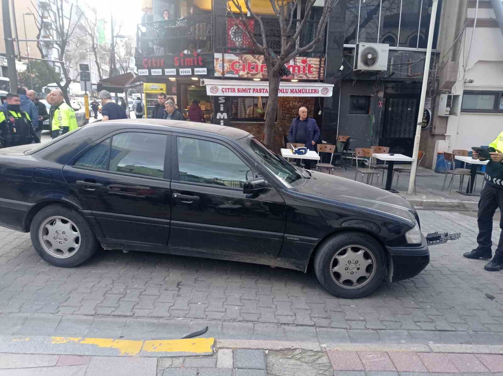 Bandırma’daki trafik kazasında motosikletteki 2 kişi yaralandı