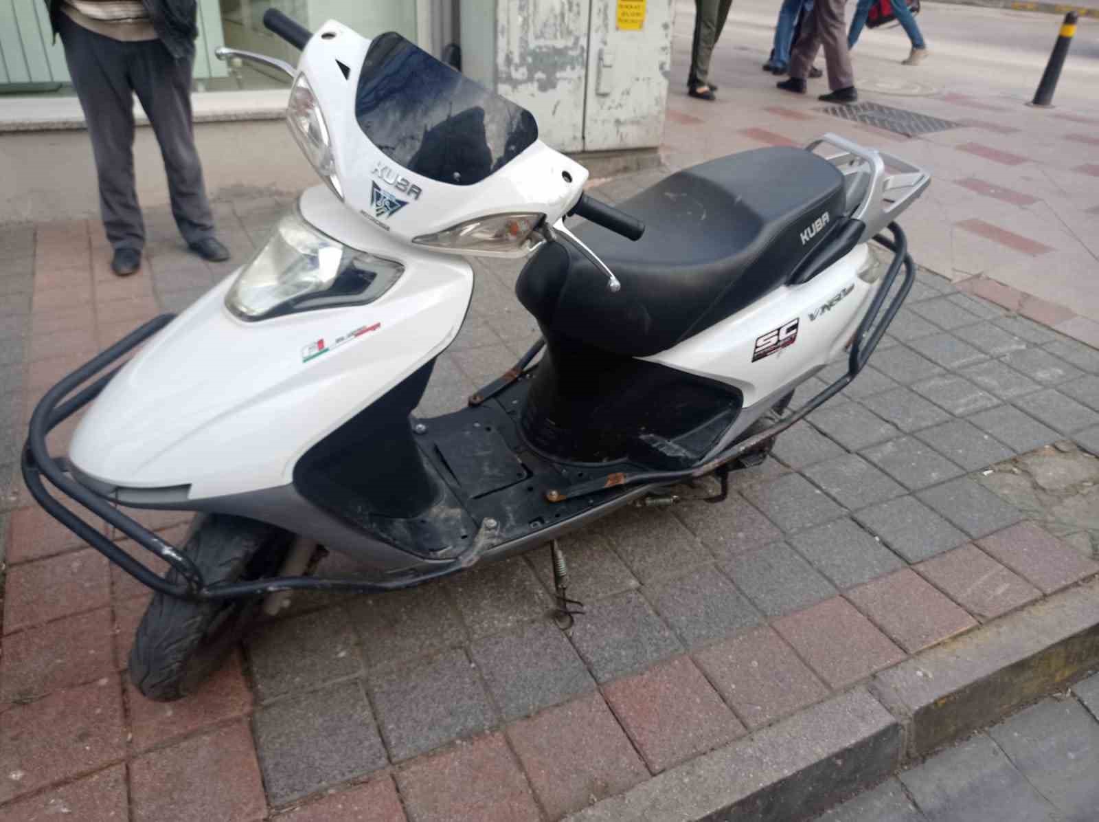 Bandırma’daki trafik kazasında motosikletteki 2 kişi yaralandı