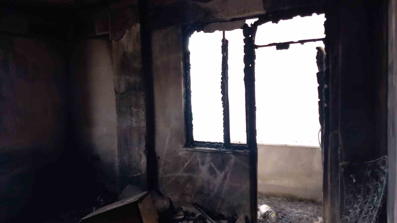 Sigara izmariti evi k&uuml;le &ccedil;evirdi
