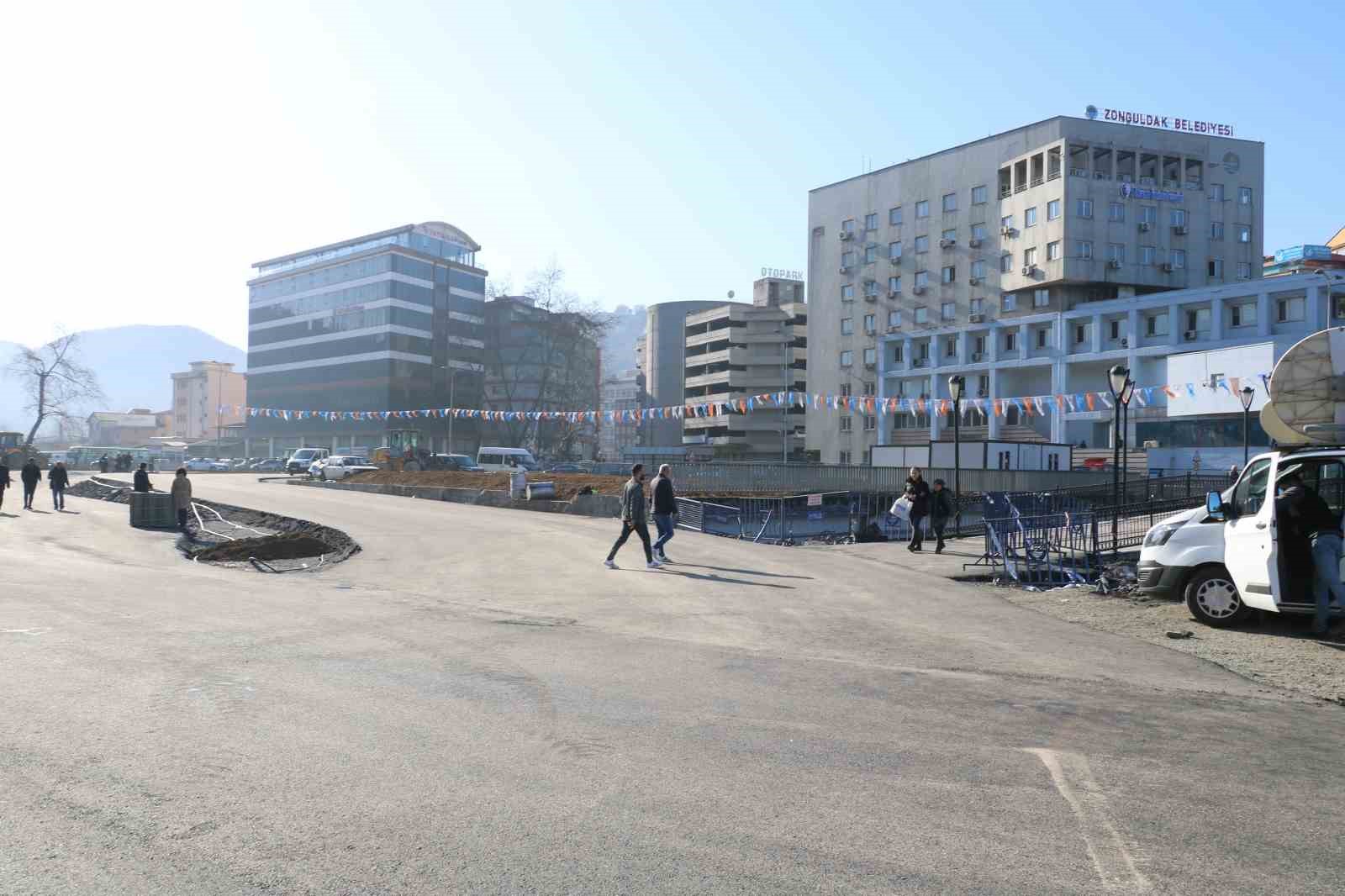 Cumhurbaşkanı Erdoğan&rsquo;ın Zonguldak mitingi &ouml;ncesi hazırlıklar s&uuml;r&uuml;yor
