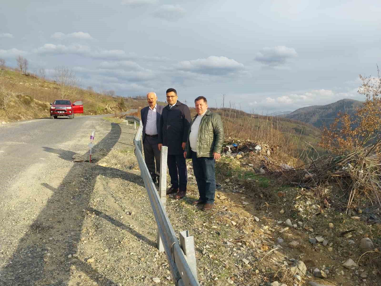 Alaplı&rsquo;da tehlikeli yollara &ccedil;elik bariyer yerleştiriliyor
