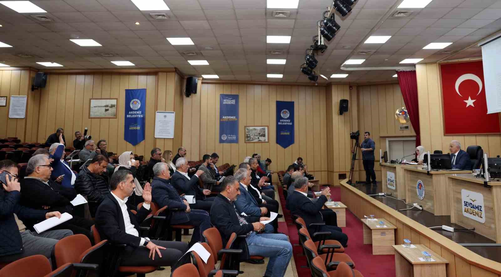 Gültak: "Her kesimden oy alacağım, çünkü herkesin belediye başkanı oldum"
