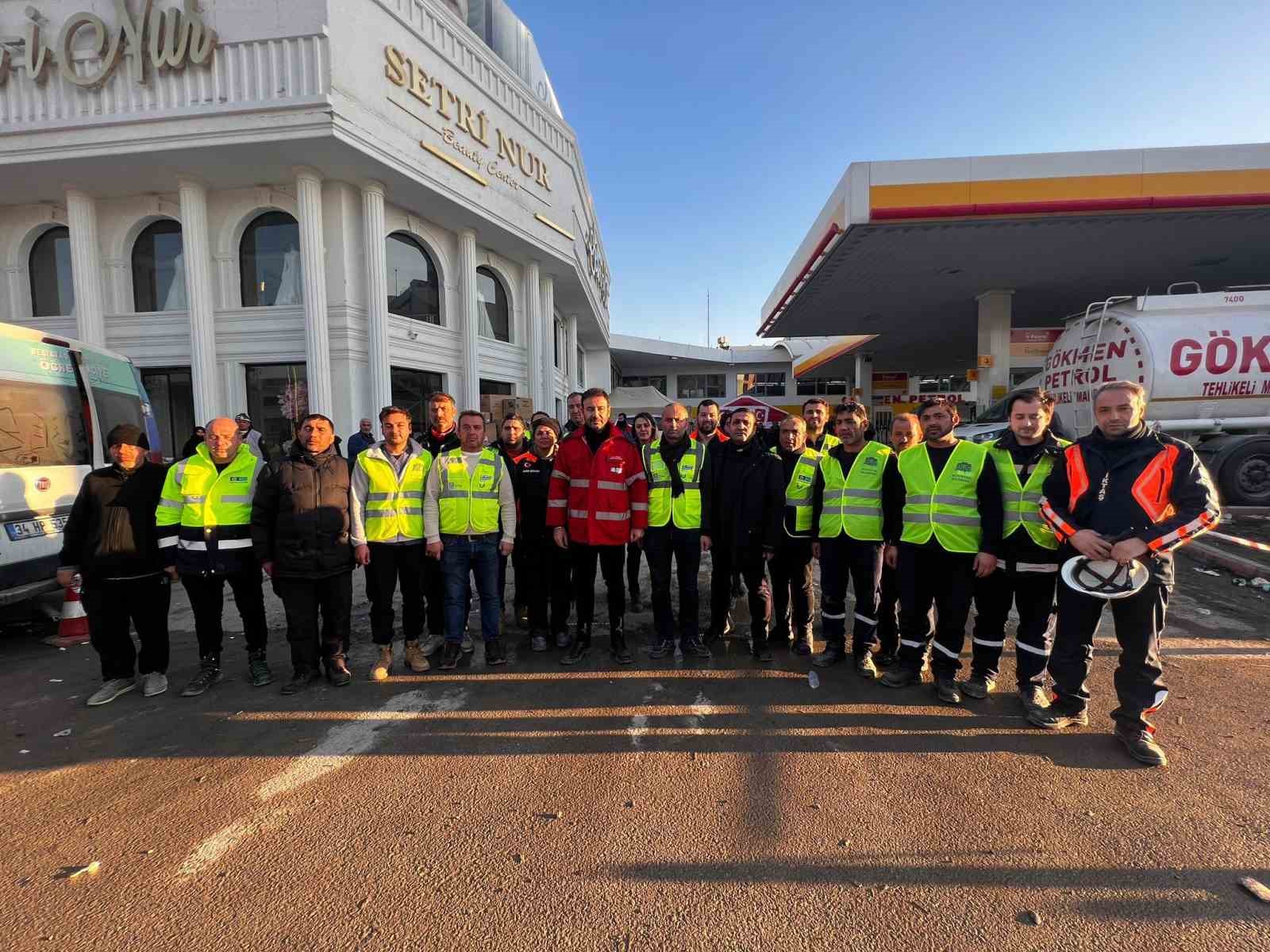 Beşiktaş Belediyesi deprem bölgesine 131 yardım tırı gönderdi