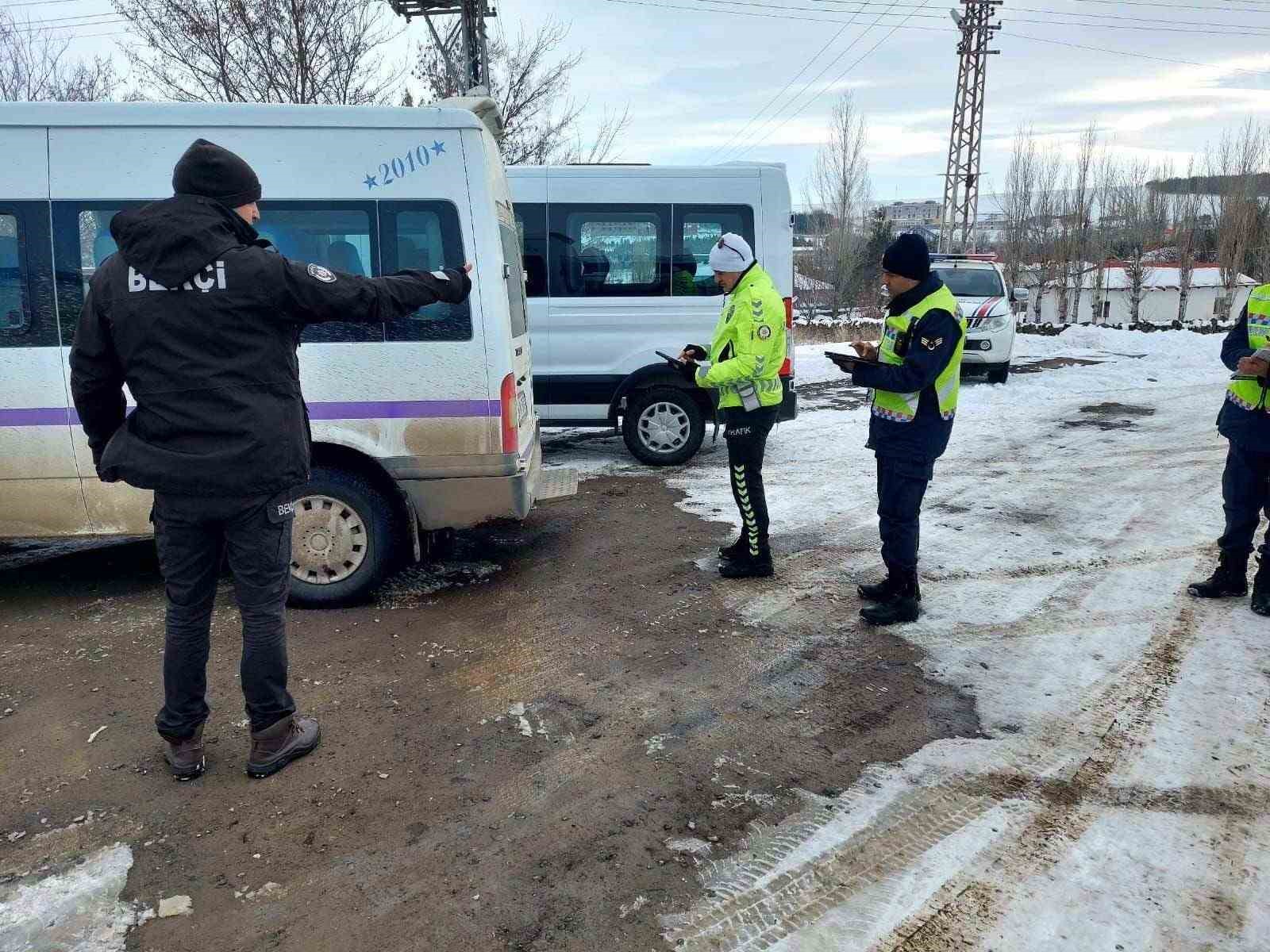 Kars’ta öğrenci servisleri denetleniyor