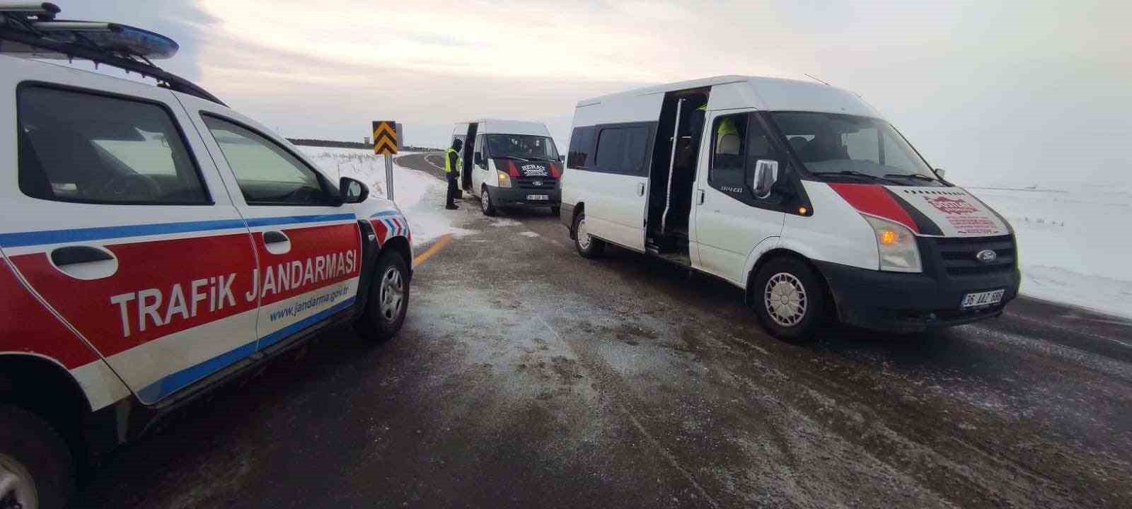 Kars&rsquo;ta &ouml;ğrenci servisleri denetleniyor
