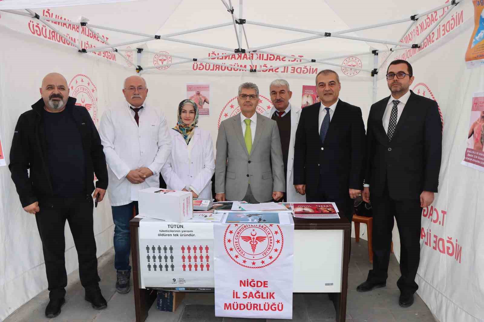 Niğde’de sigaranın zararlarına stantta dikkat çekildi
