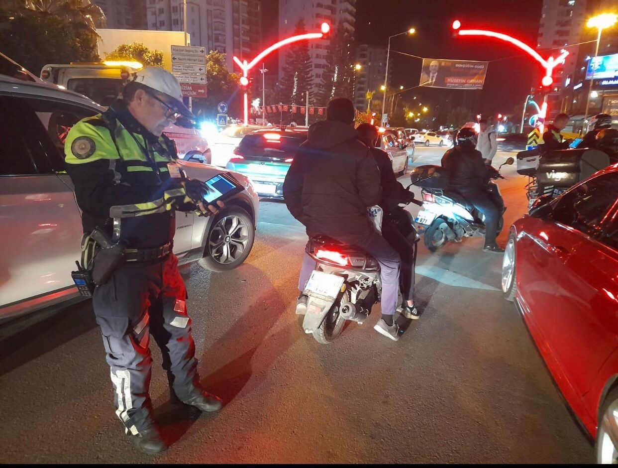Adana’da motosiklet kullananlara sıkı denetim