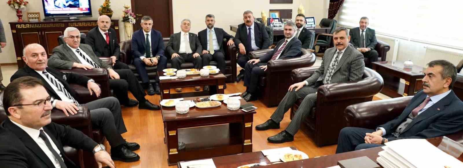 Milli Eğitim Bakanı Tekin, Erzurum’da ‘Maarif Buluşmaları’na katıldı
