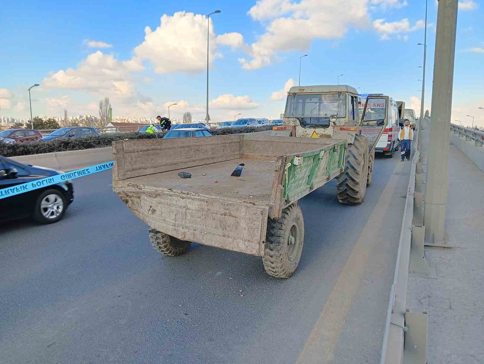 Traktöre çarpan motosiklet sürücüsü hayatını kaybetti
